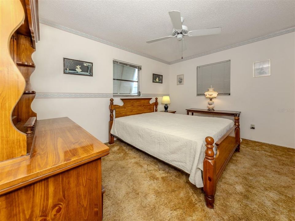 На продажу: $224,000 (2 спален, 2 ванн, 908 Квадратных фут)