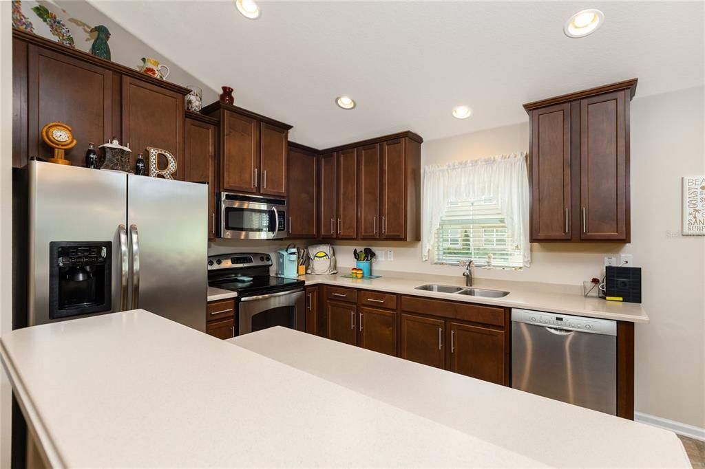 На продажу: $455,000 (4 спален, 2 ванн, 2162 Квадратных фут)