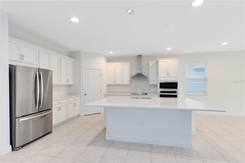 For Rent: $3,700 (4 beds, 3 baths, 2220 Square Feet)