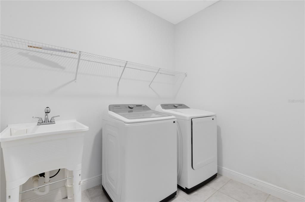 For Rent: $3,700 (4 beds, 3 baths, 2220 Square Feet)