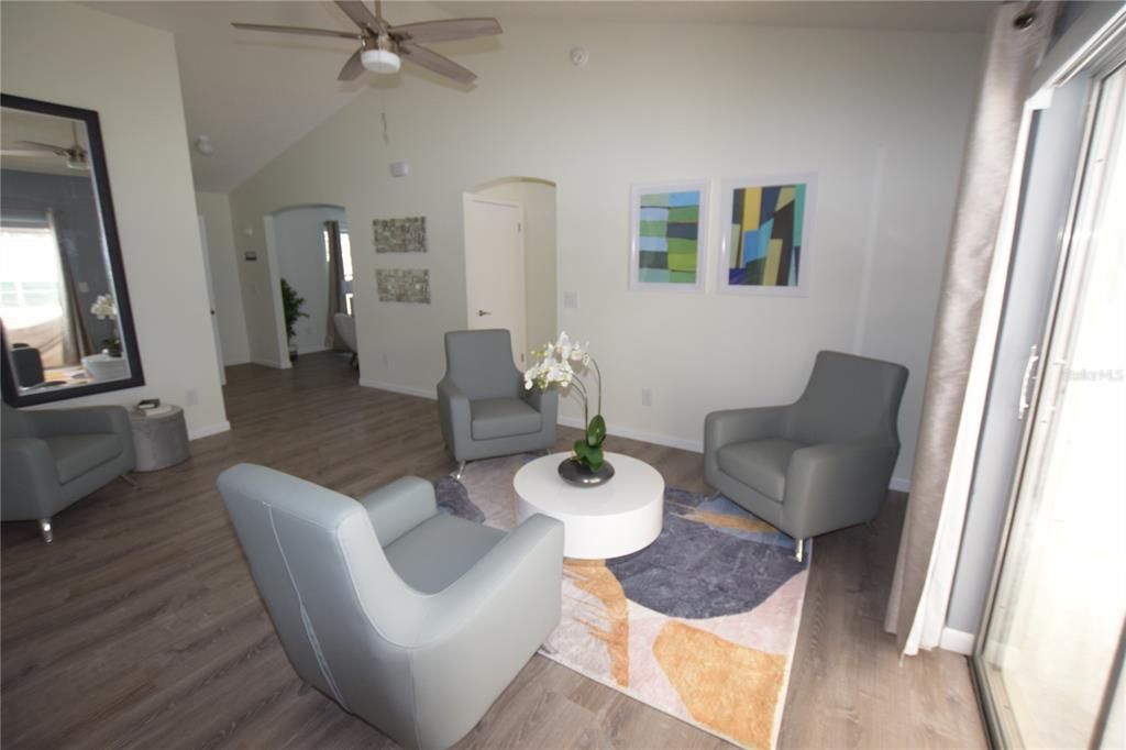 出租: $2,650 (4 贝兹, 2 浴室, 1971 平方英尺)