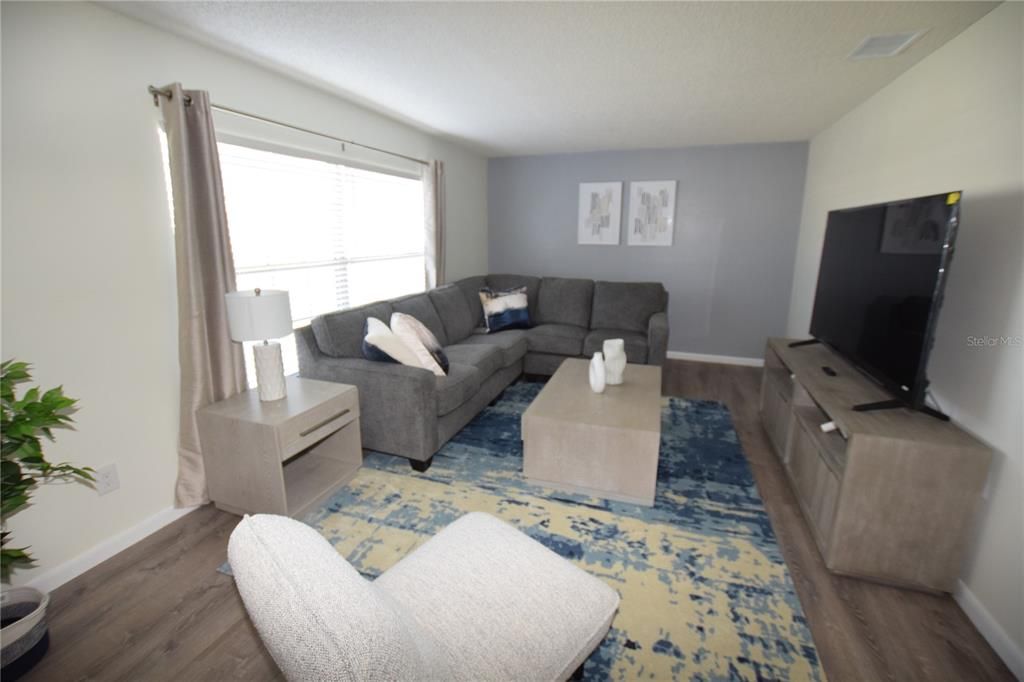 出租: $2,650 (4 贝兹, 2 浴室, 1971 平方英尺)