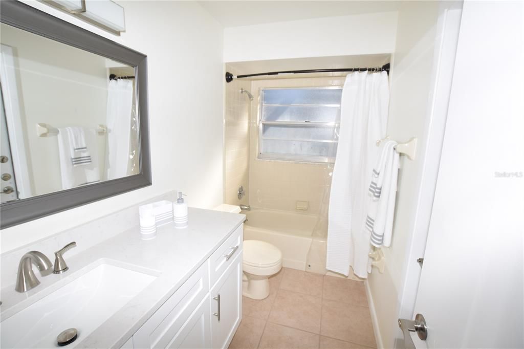 出租: $2,650 (4 贝兹, 2 浴室, 1971 平方英尺)