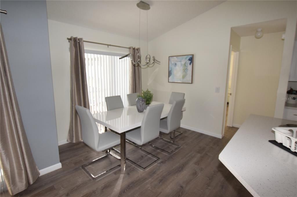 出租: $2,650 (4 贝兹, 2 浴室, 1971 平方英尺)