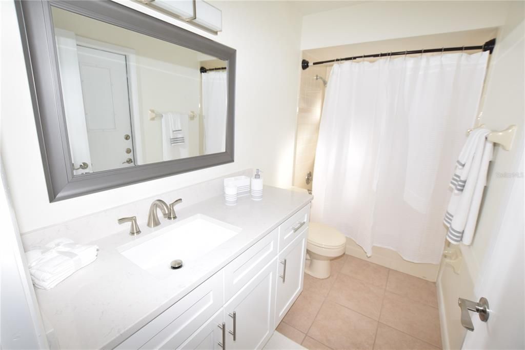 出租: $2,650 (4 贝兹, 2 浴室, 1971 平方英尺)