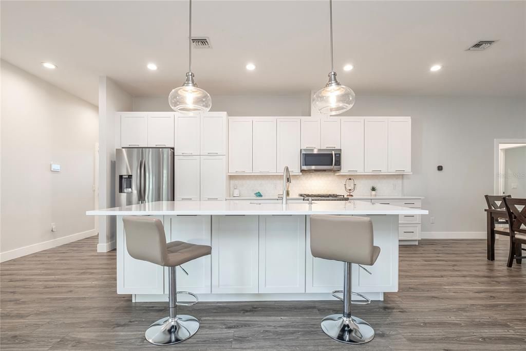 На продажу: $975,000 (3 спален, 2 ванн, 2166 Квадратных фут)