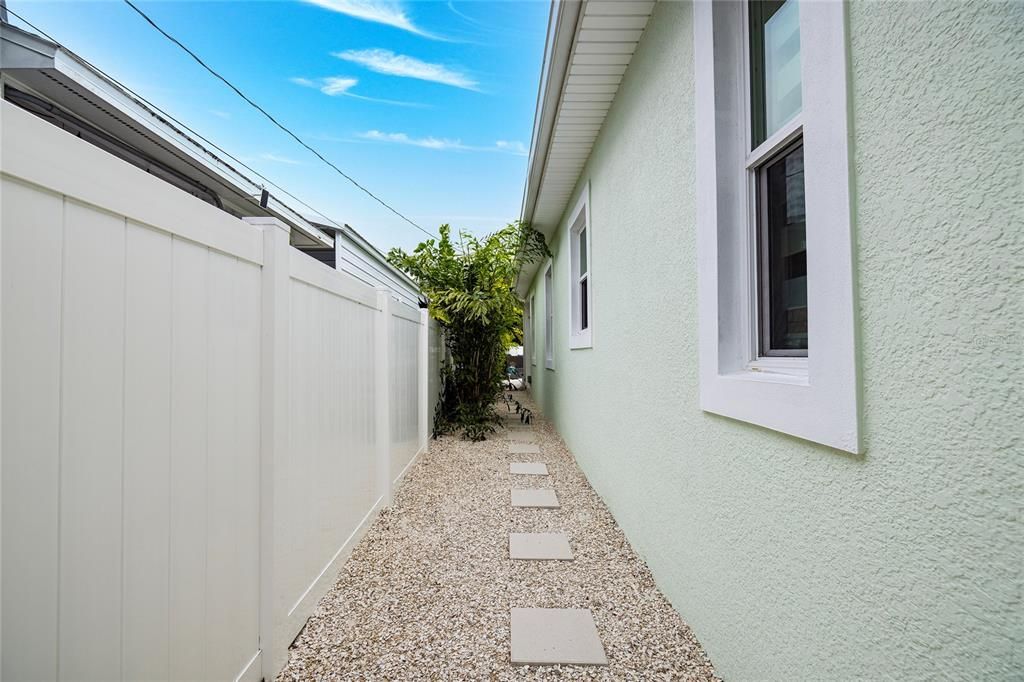 На продажу: $975,000 (3 спален, 2 ванн, 2166 Квадратных фут)