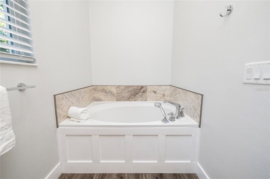 На продажу: $975,000 (3 спален, 2 ванн, 2166 Квадратных фут)