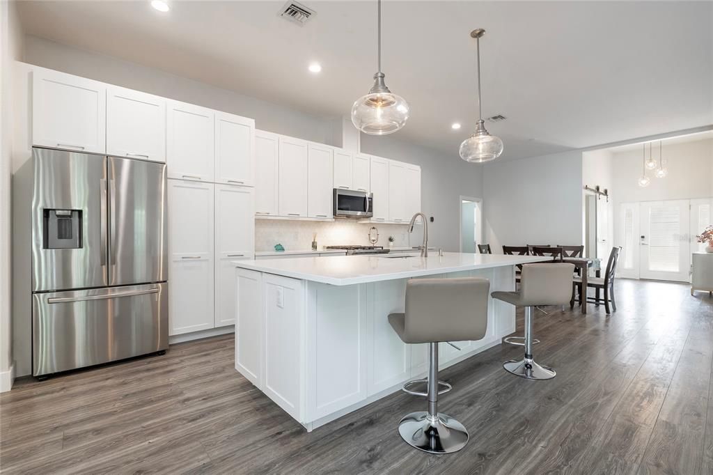 На продажу: $975,000 (3 спален, 2 ванн, 2166 Квадратных фут)