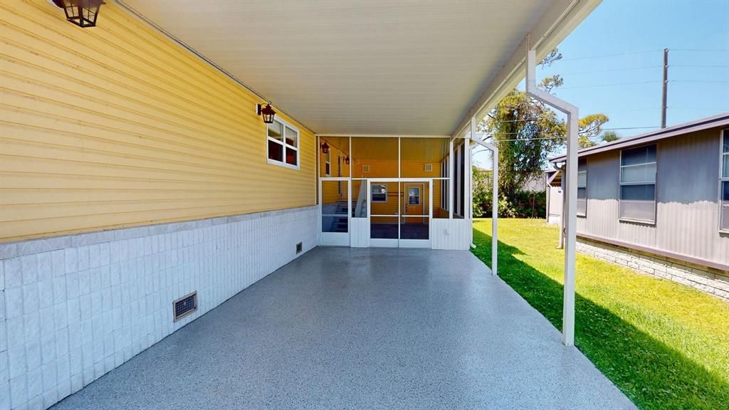 For Sale: $225,000 (2 beds, 2 baths, 924 Square Feet)