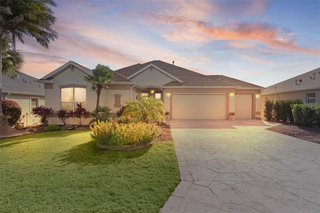 For Sale: $435,000 (3 beds, 2 baths, 1621 Square Feet)