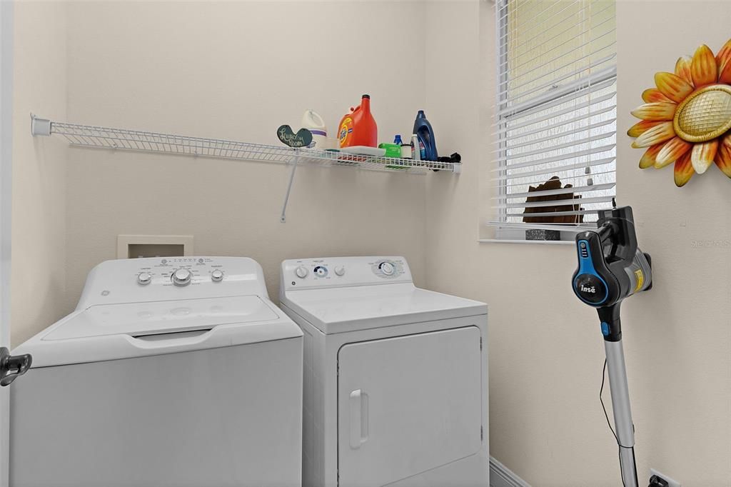 For Sale: $435,000 (3 beds, 2 baths, 1621 Square Feet)