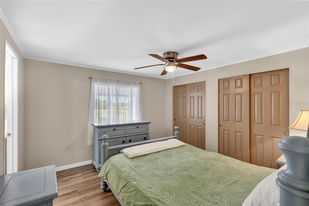 На продажу: $179,900 (2 спален, 2 ванн, 1375 Квадратных фут)