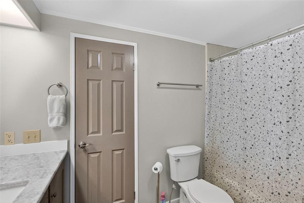 На продажу: $179,900 (2 спален, 2 ванн, 1375 Квадратных фут)