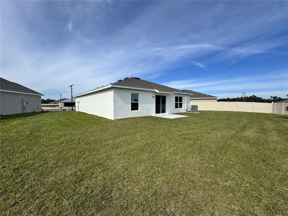 For Rent: $1,800 (3 beds, 2 baths, 1408 Square Feet)