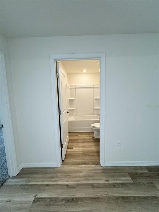 For Rent: $1,800 (3 beds, 2 baths, 1408 Square Feet)