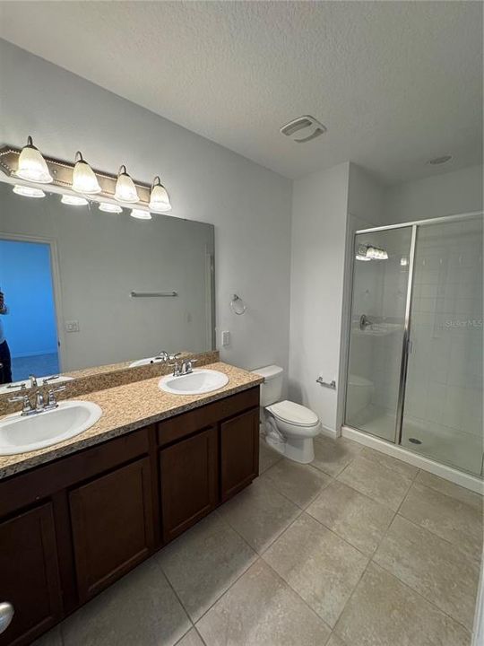 For Rent: $2,600 (3 beds, 2 baths, 1335 Square Feet)