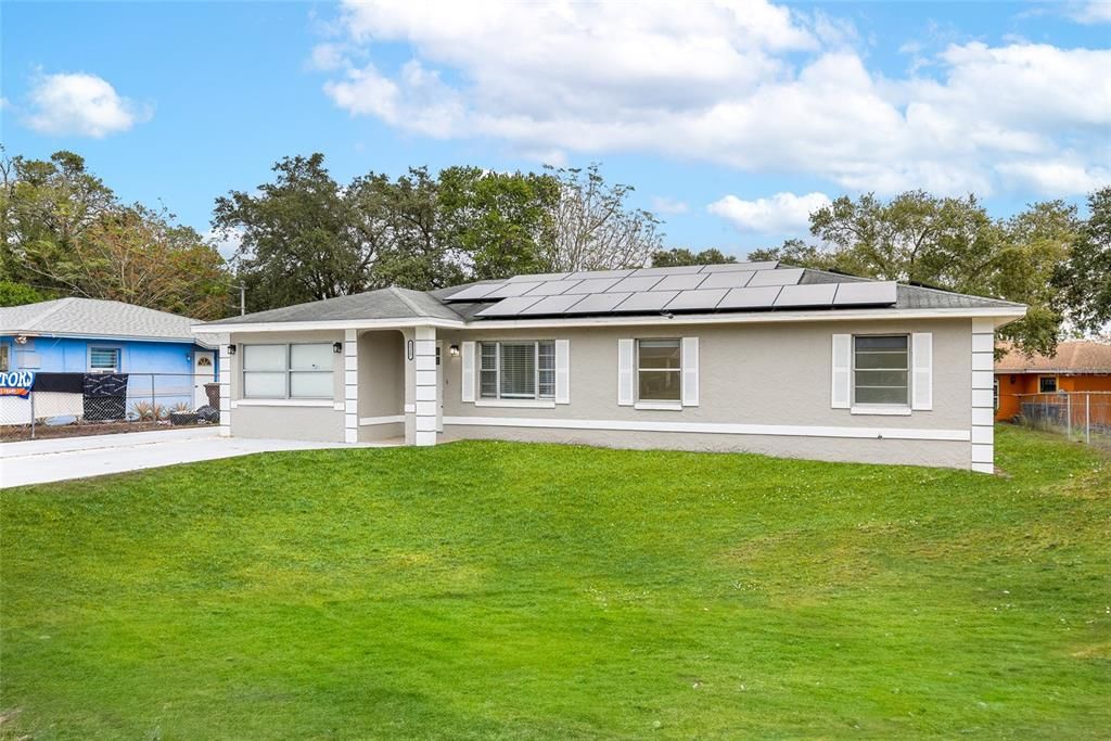 For Sale: $275,000 (4 beds, 3 baths, 1420 Square Feet)