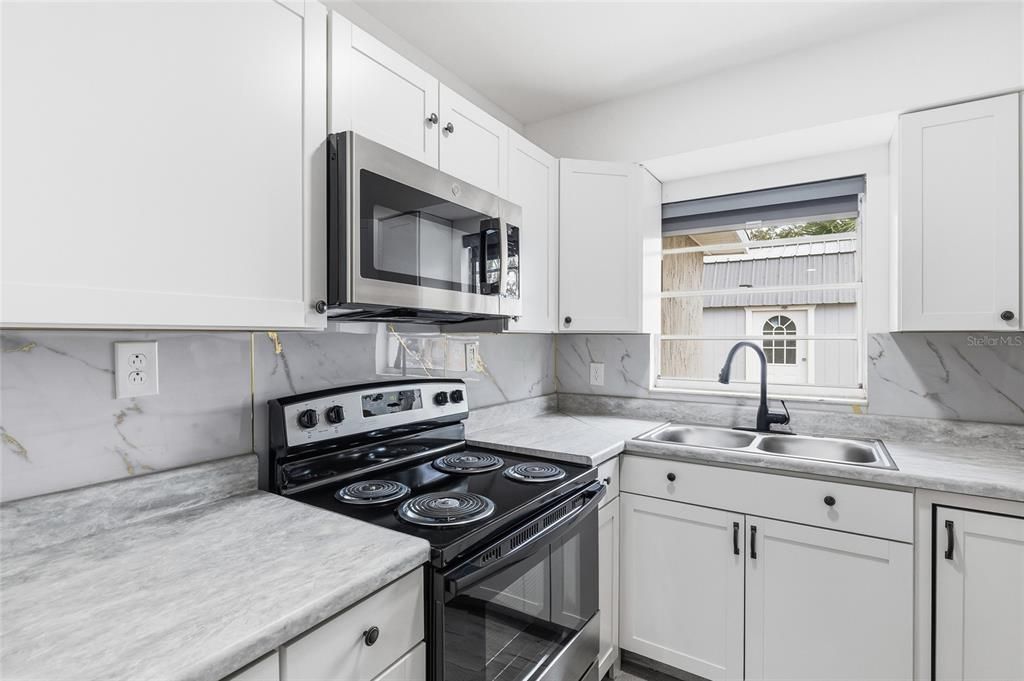 For Sale: $275,000 (4 beds, 3 baths, 1420 Square Feet)