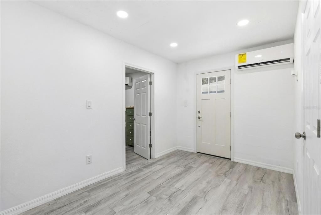 For Sale: $275,000 (4 beds, 3 baths, 1420 Square Feet)