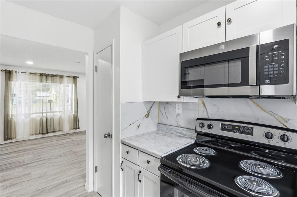 For Sale: $275,000 (4 beds, 3 baths, 1420 Square Feet)