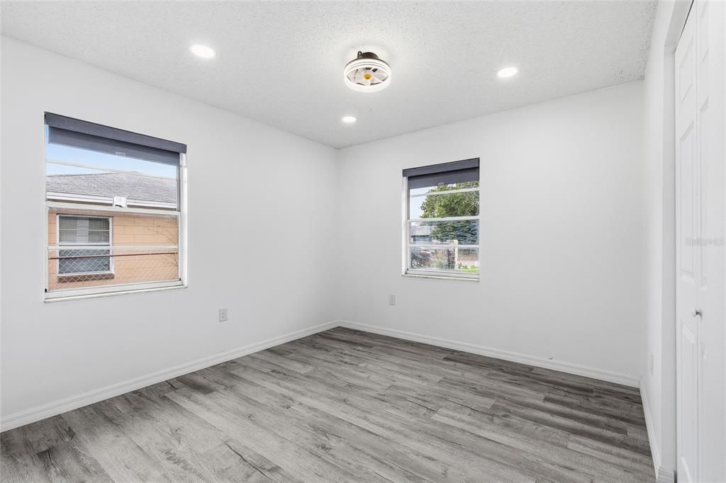 For Sale: $275,000 (4 beds, 3 baths, 1420 Square Feet)