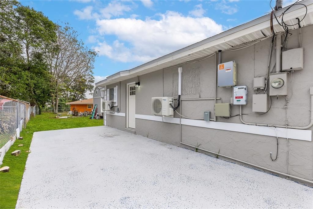 For Sale: $275,000 (4 beds, 3 baths, 1420 Square Feet)