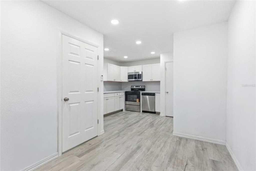 For Sale: $275,000 (4 beds, 3 baths, 1420 Square Feet)