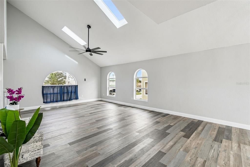 For Sale: $419,000 (4 beds, 3 baths, 2574 Square Feet)