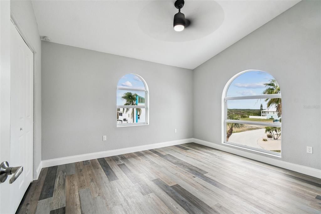 For Sale: $419,000 (4 beds, 3 baths, 2574 Square Feet)