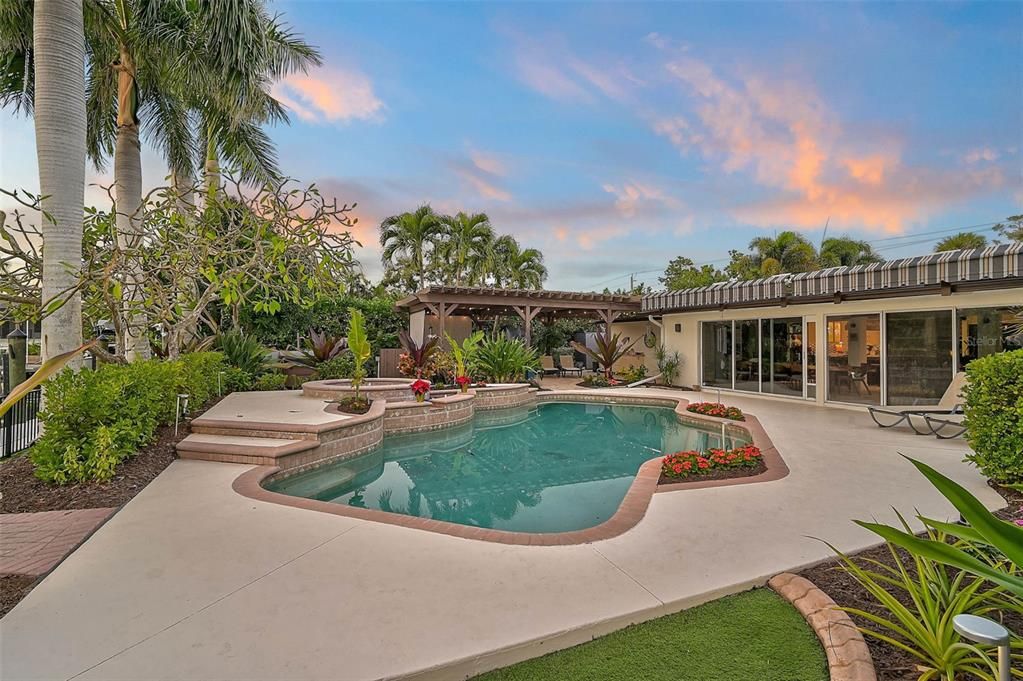 For Sale: $2,690,000 (3 beds, 2 baths, 2238 Square Feet)