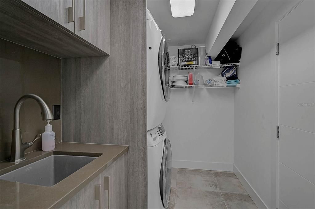 For Sale: $2,690,000 (3 beds, 2 baths, 2238 Square Feet)