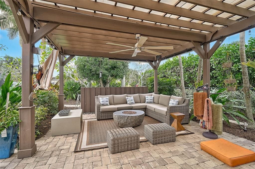 For Sale: $2,690,000 (3 beds, 2 baths, 2238 Square Feet)