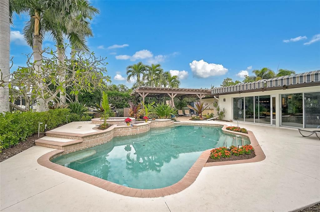 For Sale: $2,690,000 (3 beds, 2 baths, 2238 Square Feet)