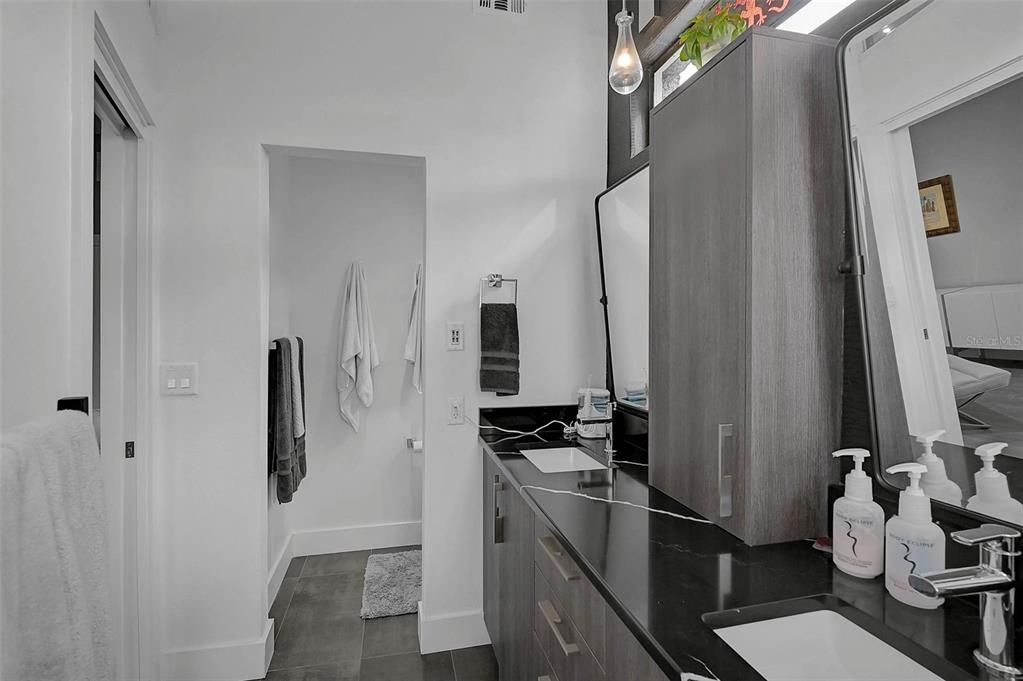 For Sale: $2,690,000 (3 beds, 2 baths, 2238 Square Feet)