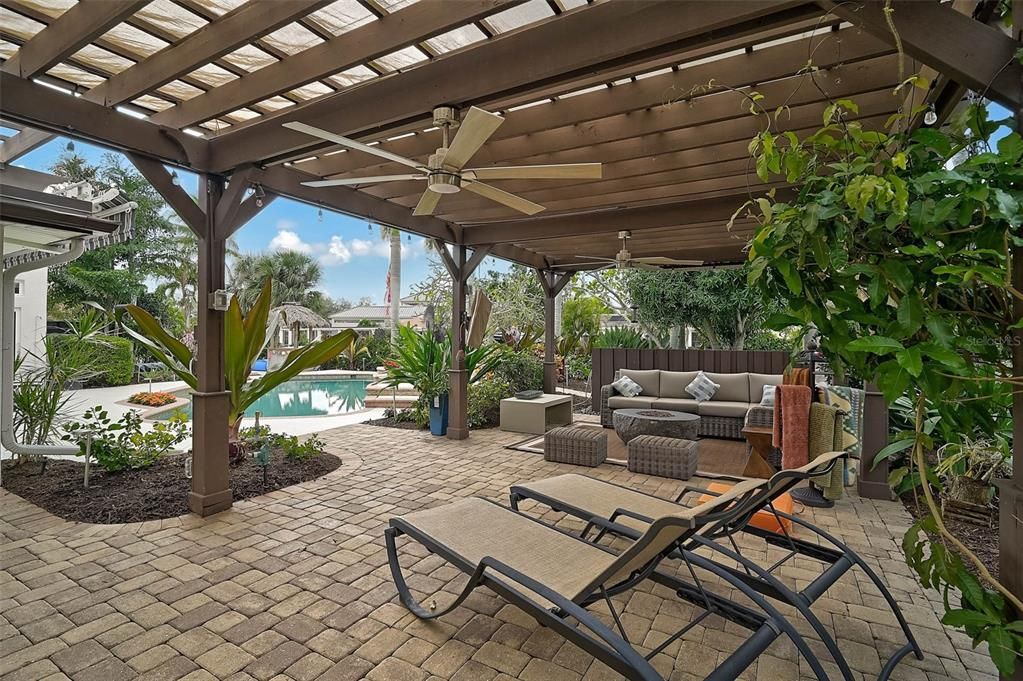 For Sale: $2,690,000 (3 beds, 2 baths, 2238 Square Feet)