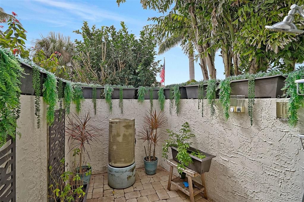 For Sale: $2,690,000 (3 beds, 2 baths, 2238 Square Feet)