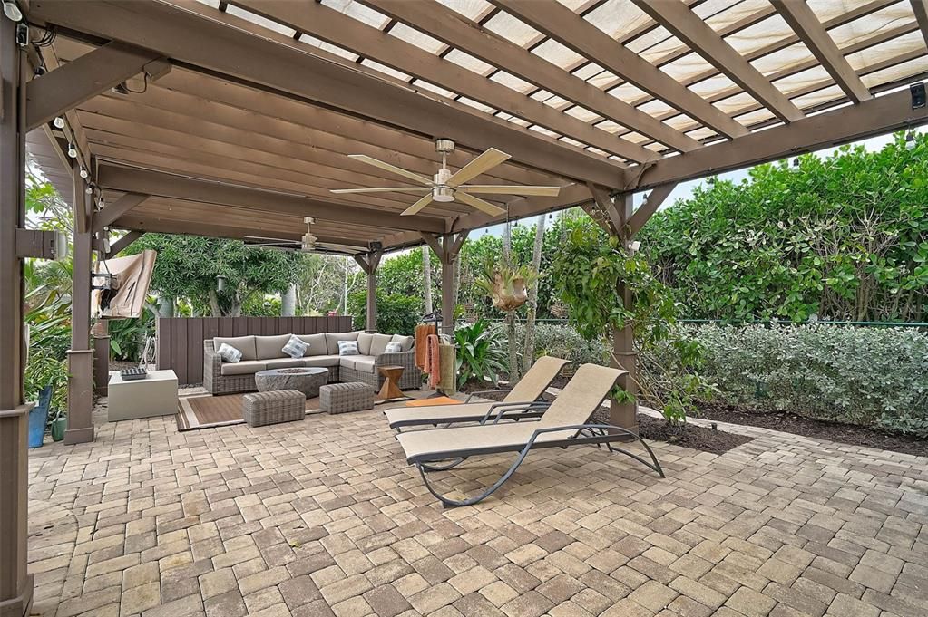 For Sale: $2,690,000 (3 beds, 2 baths, 2238 Square Feet)