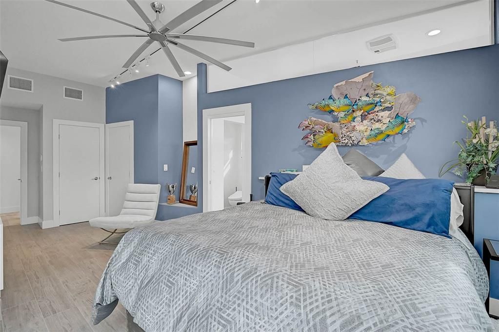 For Sale: $2,690,000 (3 beds, 2 baths, 2238 Square Feet)