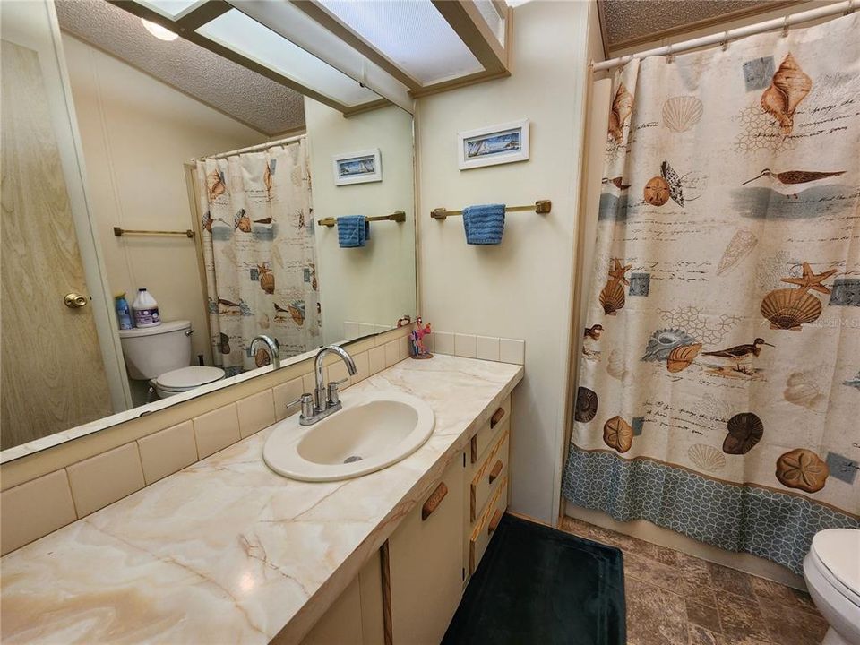 待售: $159,000 (2 贝兹, 2 浴室, 1056 平方英尺)