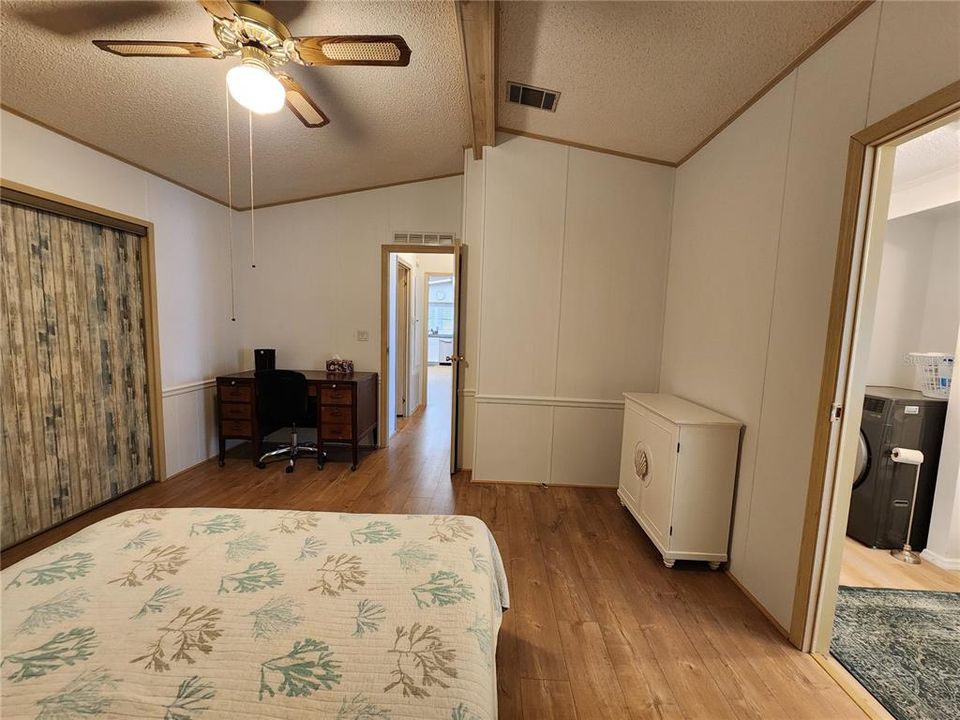 待售: $159,000 (2 贝兹, 2 浴室, 1056 平方英尺)