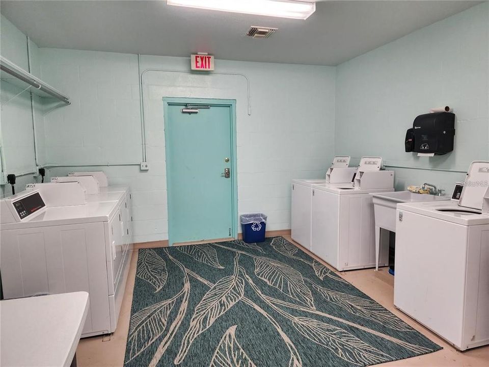 待售: $159,000 (2 贝兹, 2 浴室, 1056 平方英尺)