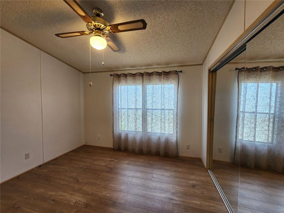 待售: $159,000 (2 贝兹, 2 浴室, 1056 平方英尺)