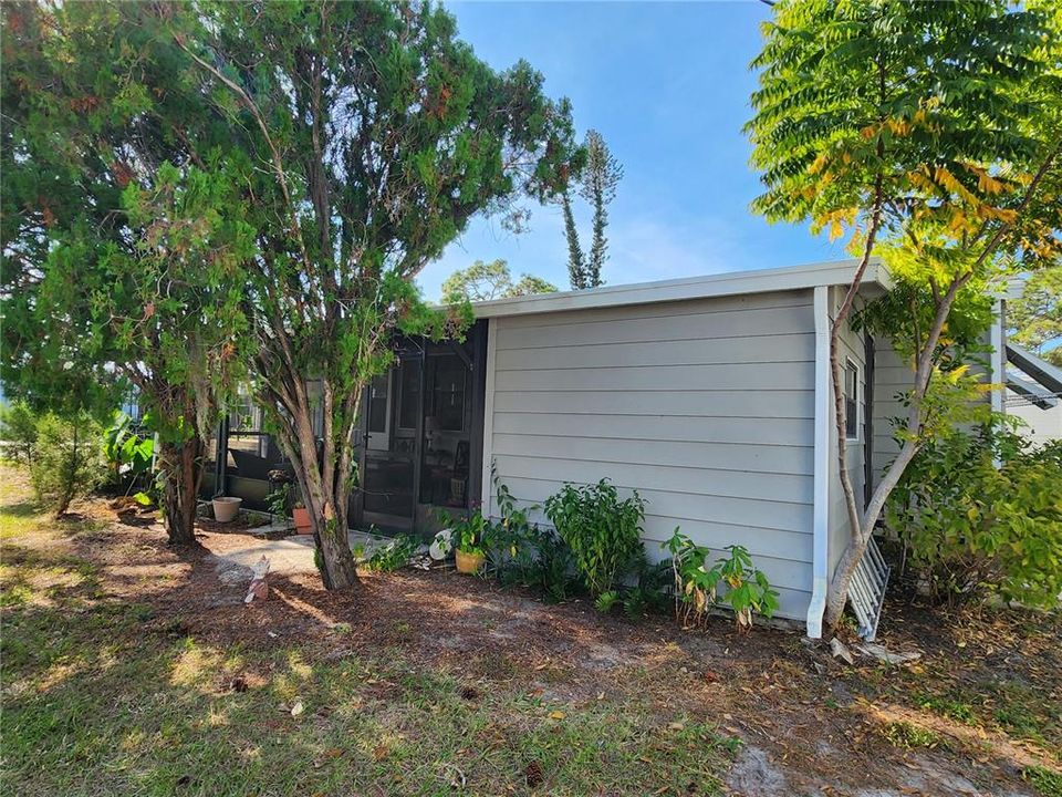 待售: $159,000 (2 贝兹, 2 浴室, 1056 平方英尺)