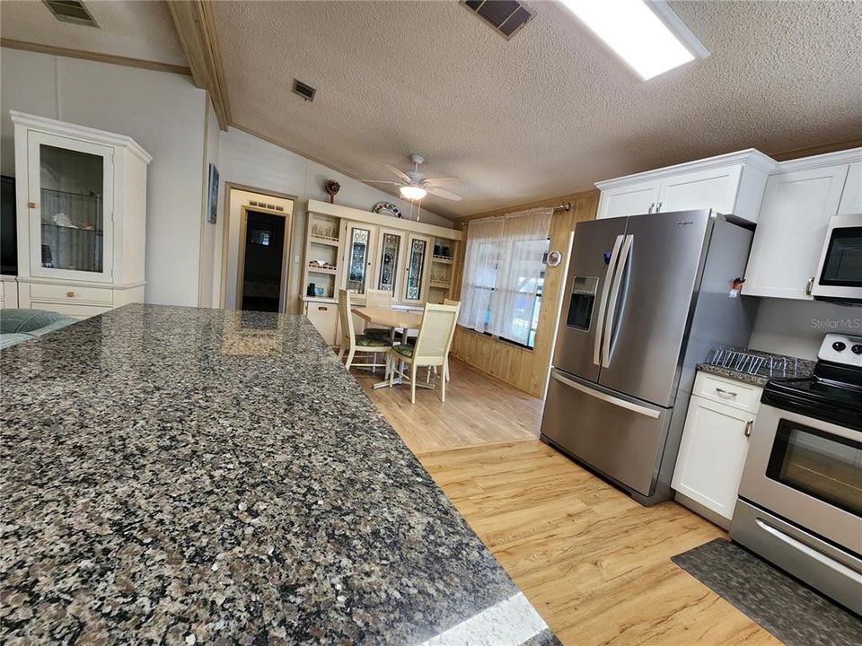 待售: $159,000 (2 贝兹, 2 浴室, 1056 平方英尺)