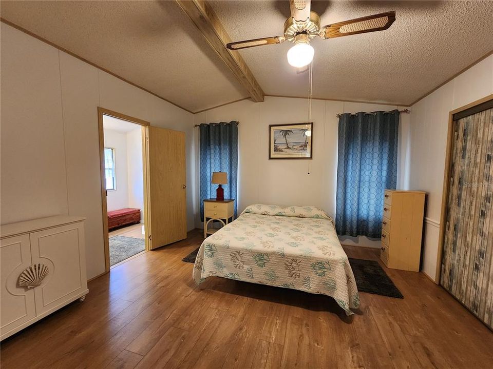 待售: $159,000 (2 贝兹, 2 浴室, 1056 平方英尺)