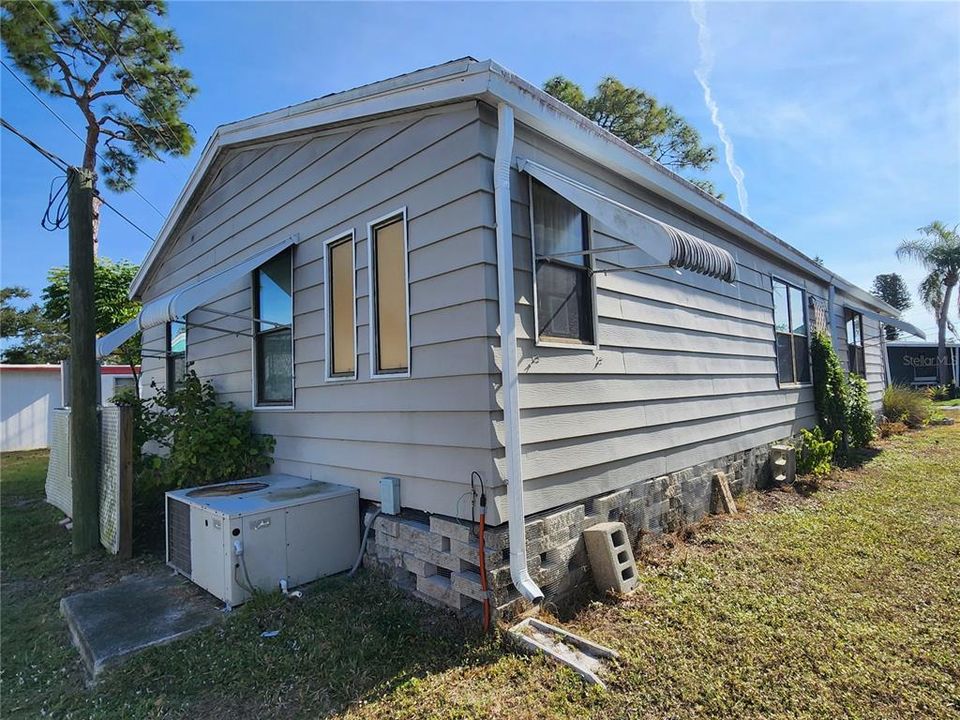 待售: $159,000 (2 贝兹, 2 浴室, 1056 平方英尺)