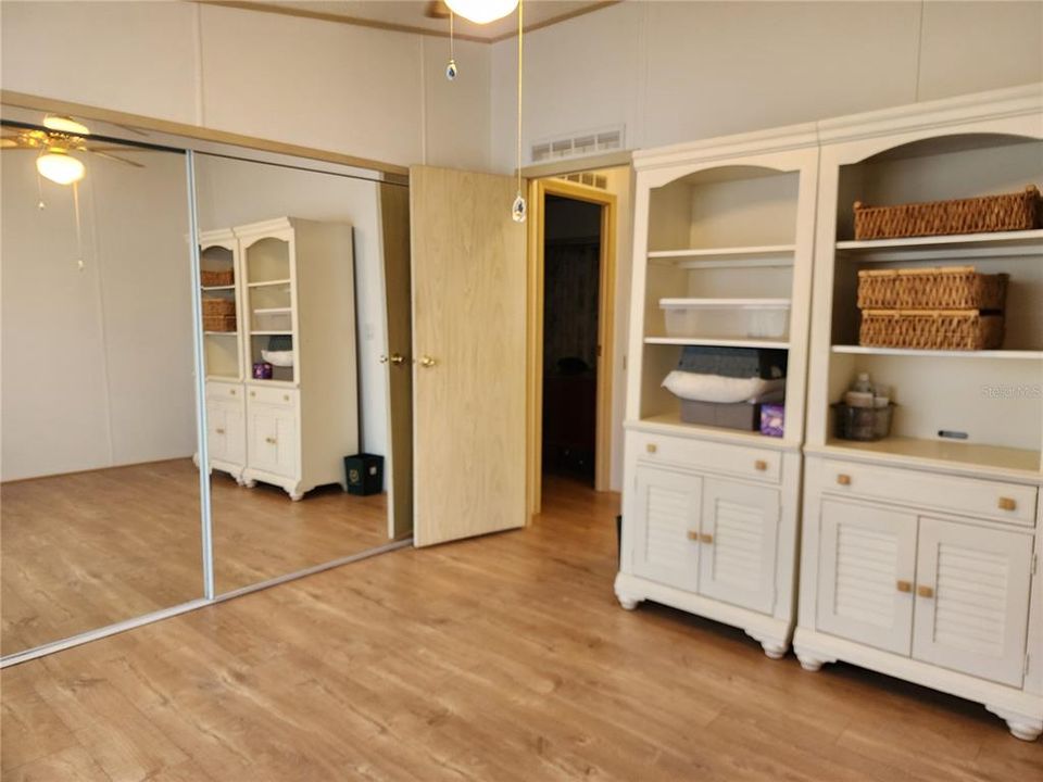 待售: $159,000 (2 贝兹, 2 浴室, 1056 平方英尺)