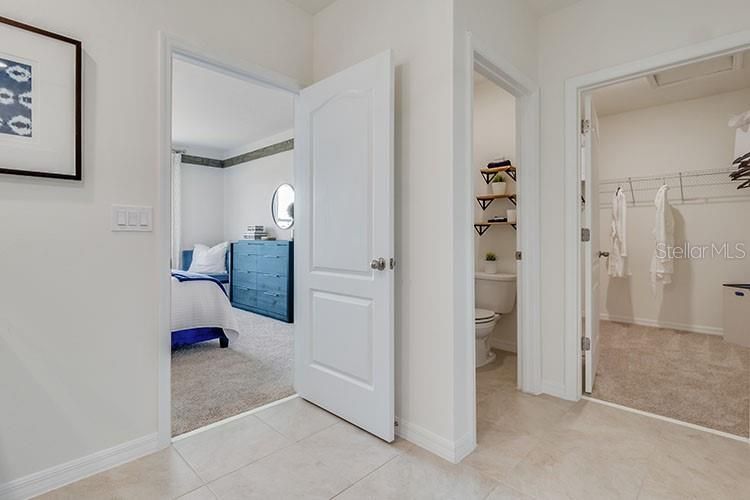 На продажу: $399,990 (4 спален, 2 ванн, 1828 Квадратных фут)