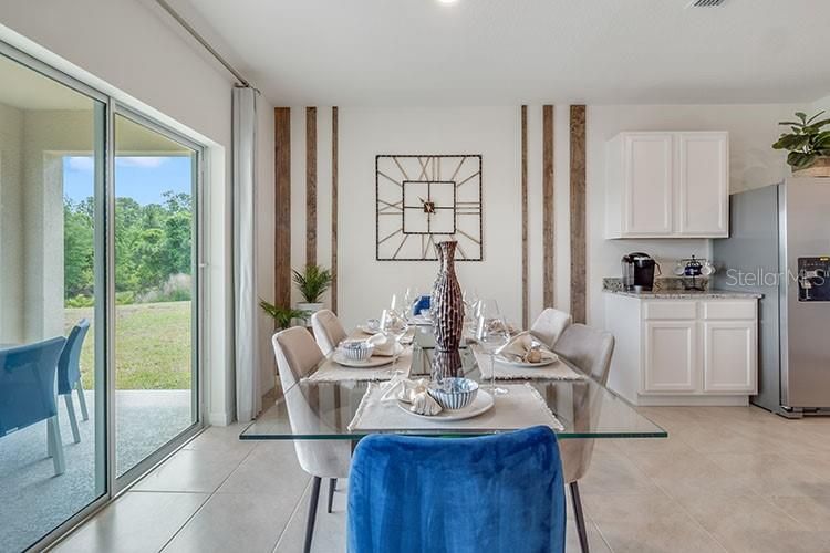 На продажу: $399,990 (4 спален, 2 ванн, 1828 Квадратных фут)